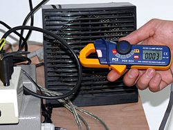 Mini Pens Ampermetre PCE-DC 3'ün kullanım görüntüsü