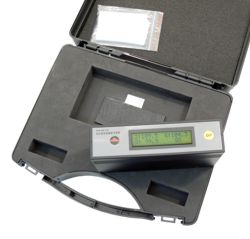Yüzey Parlaklığı Ölçüm Cihazı PCE-GM 100'ün taşıma çantası.